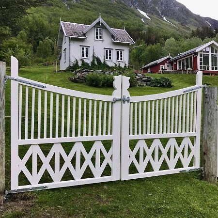 Kjosen Lodge, Lyngen. Lyngseidet Luaran gambar