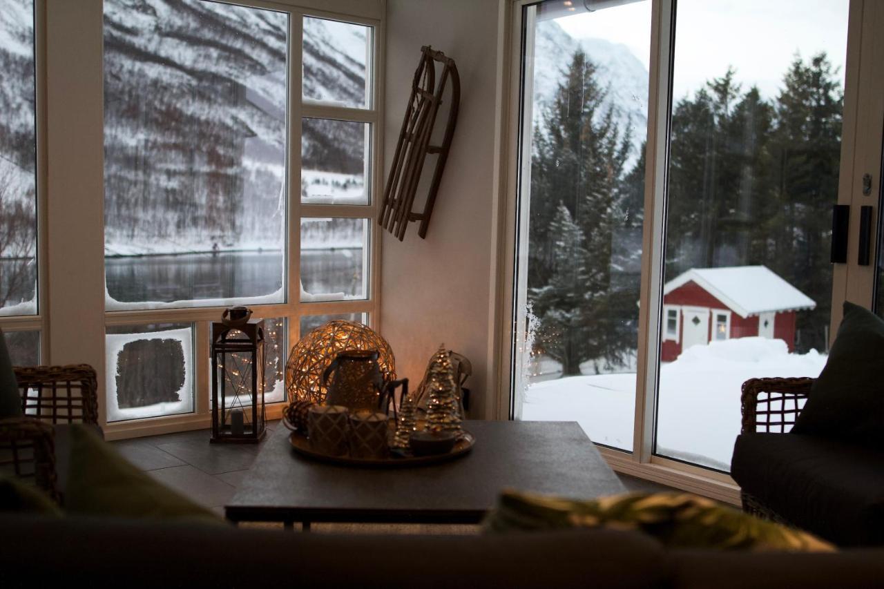 Kjosen Lodge, Lyngen. Lyngseidet Luaran gambar