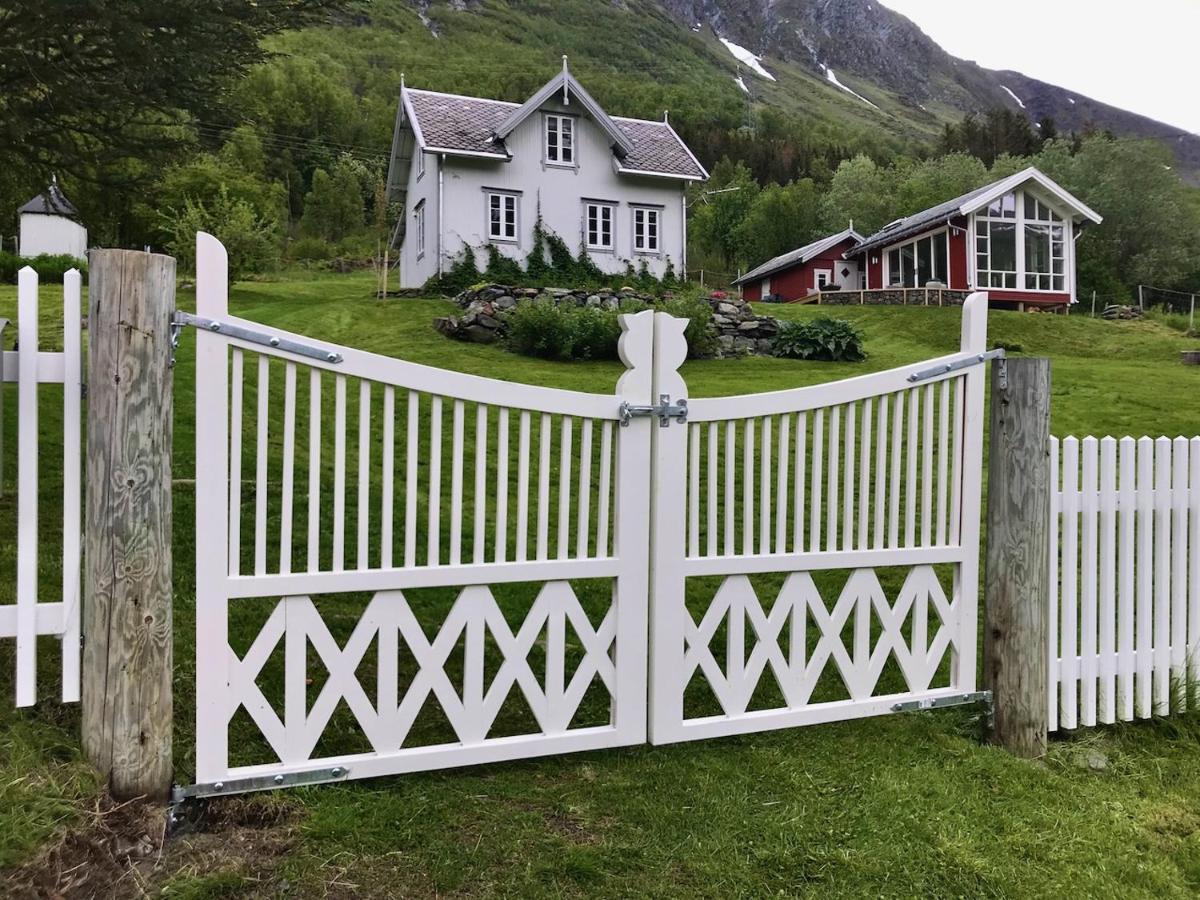 Kjosen Lodge, Lyngen. Lyngseidet Luaran gambar
