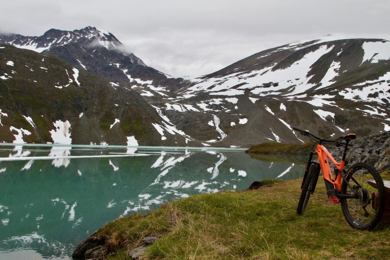 Kjosen Lodge, Lyngen. Lyngseidet Luaran gambar